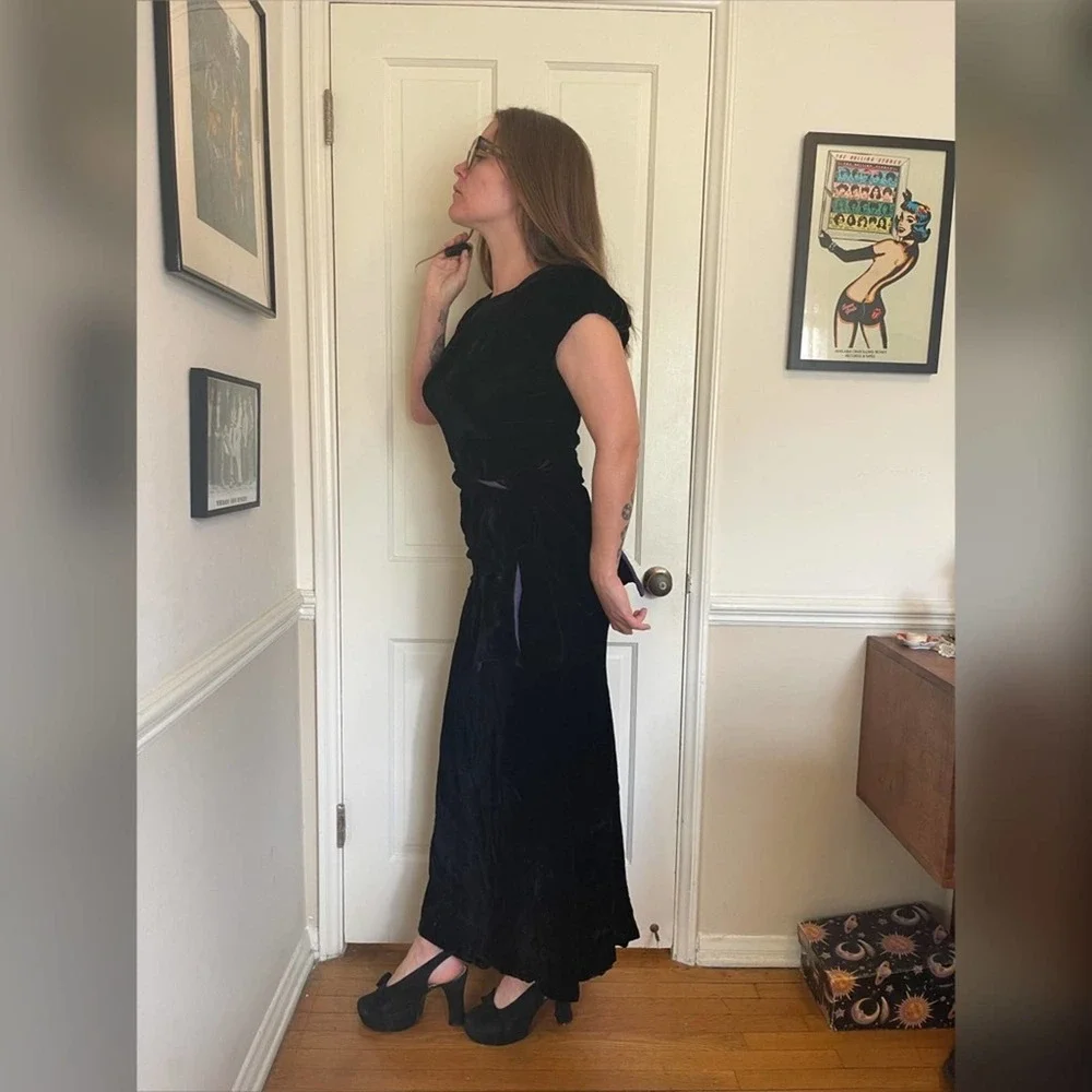 30s Vintage Art Deco Bias Cut Silk Velvet Black Dress - Picture 3 of 13